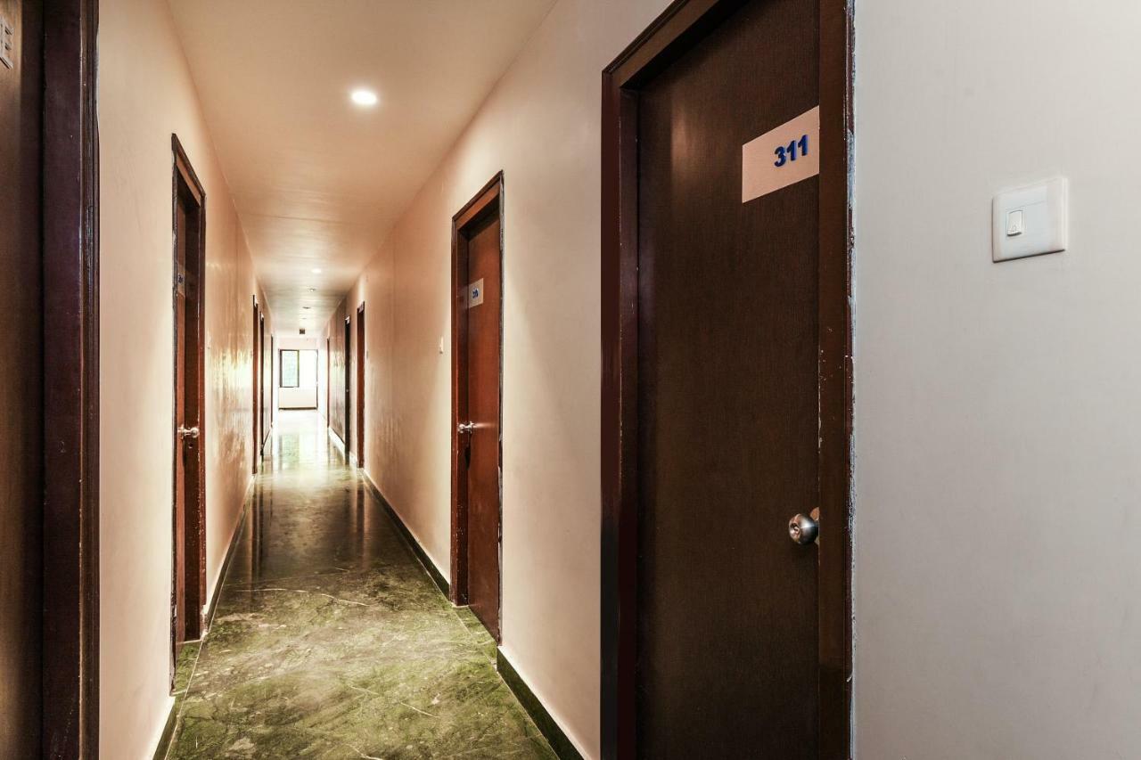Oyo 28856 Manjeera Inn Вишакхапатнам Экстерьер фото