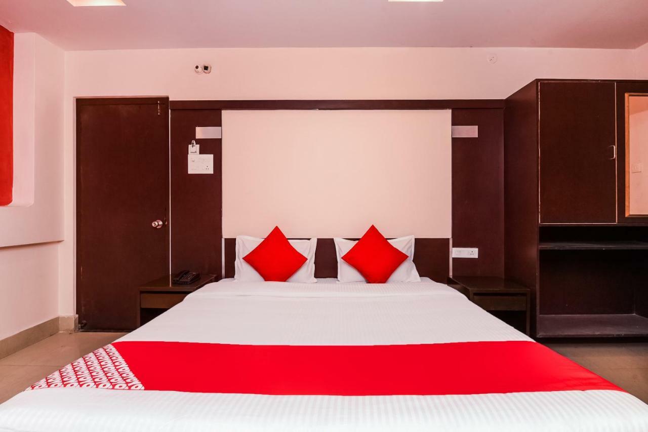Oyo 28856 Manjeera Inn Вишакхапатнам Экстерьер фото