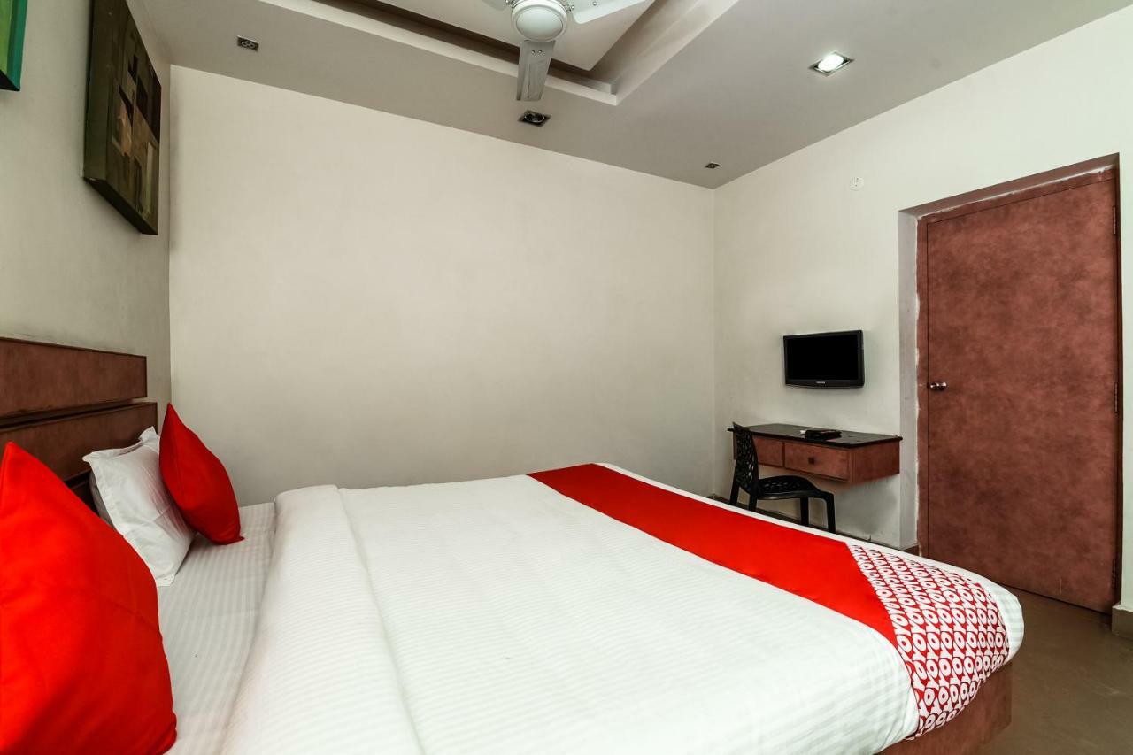 Oyo 28856 Manjeera Inn Вишакхапатнам Экстерьер фото